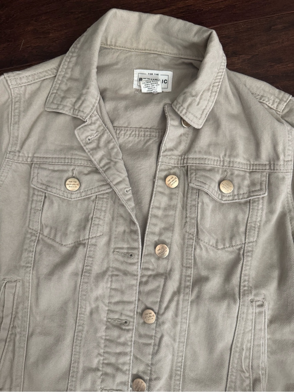 Cute 😍 Frayed Hem Denim Jacket - Picture 5 of 6